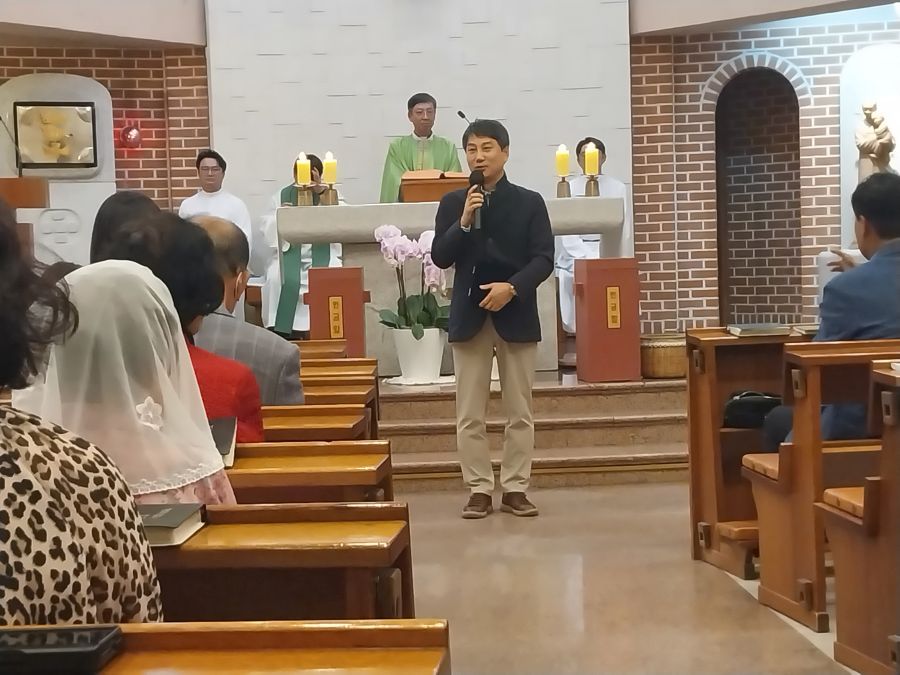 20251026제13대 사목회장 감사패수여3.jpg