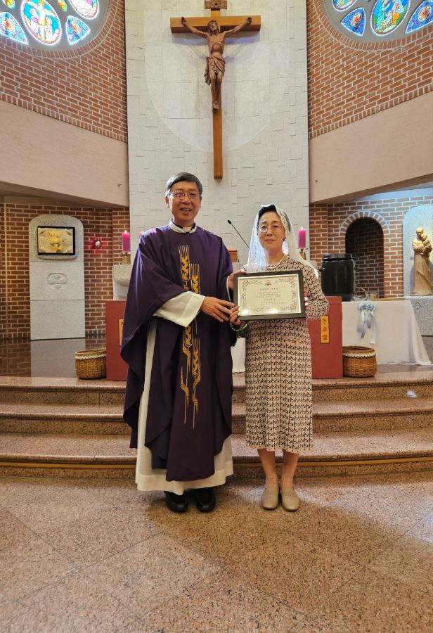 20251102 성경필사 축복장 수여2.jpg