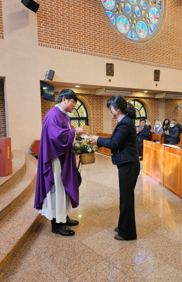 20251130 김진현 신부님 축일행사2.jpg